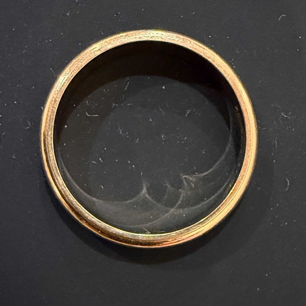 Elegant Gold Ring